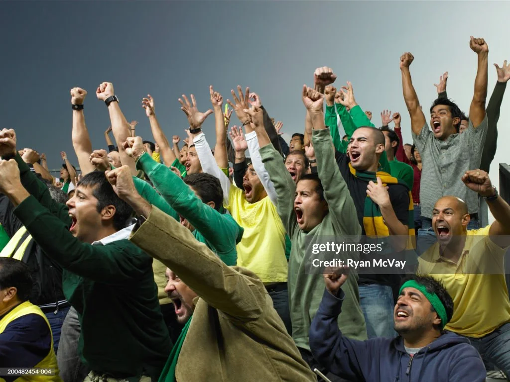 森林舞会 - 星播平台主播社区活动与粉丝互动现场